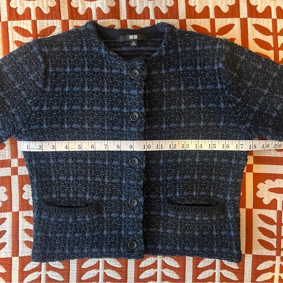 Uniqlo knitted short jacket - Picture 3 of 7